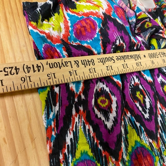 Halter top, bright colors, wood ring decor. NEW - Picture 7 of 9